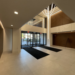 Flo-Canal Lobby